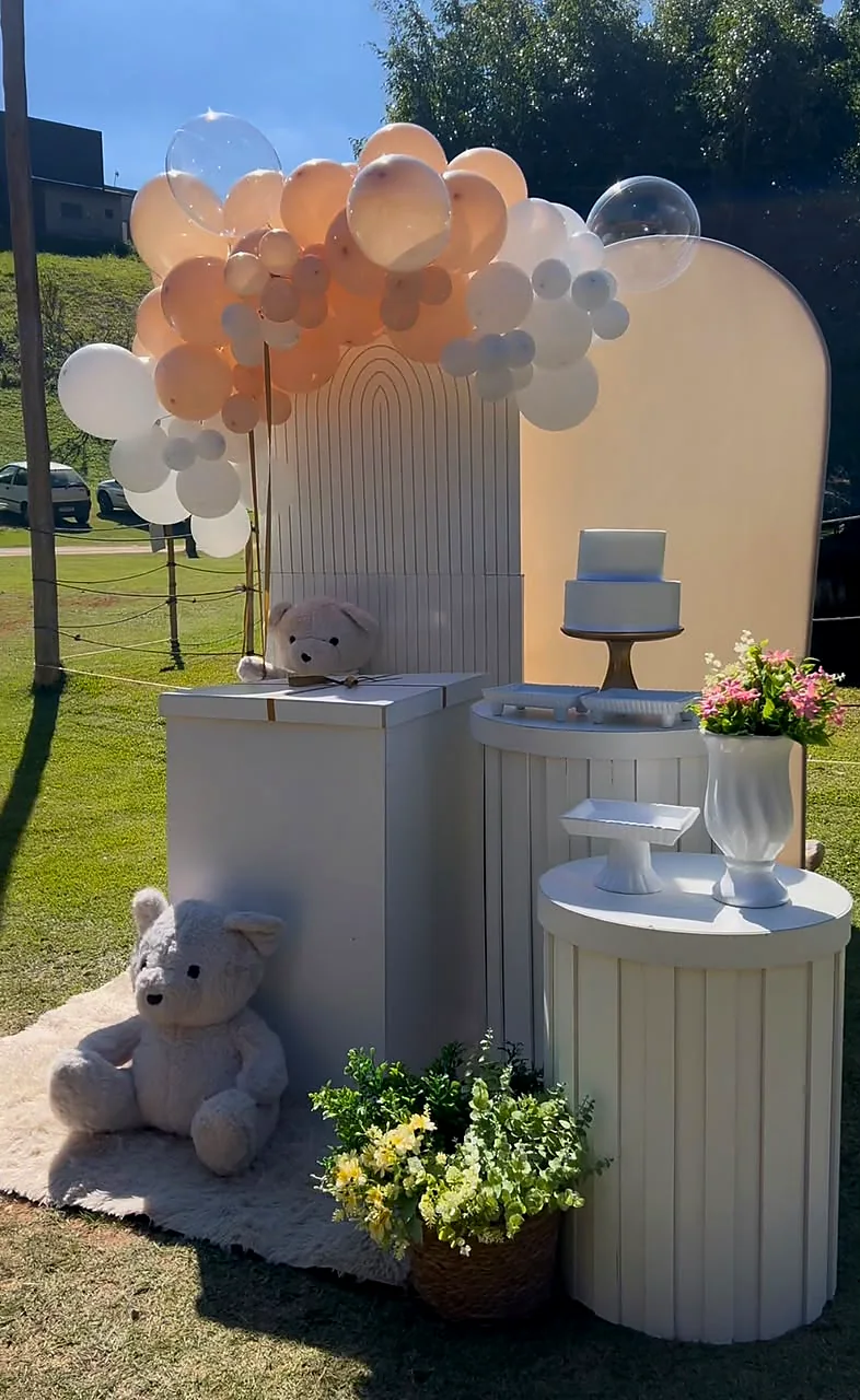 Decoração para chá revelação em Jundiaí em tons claros